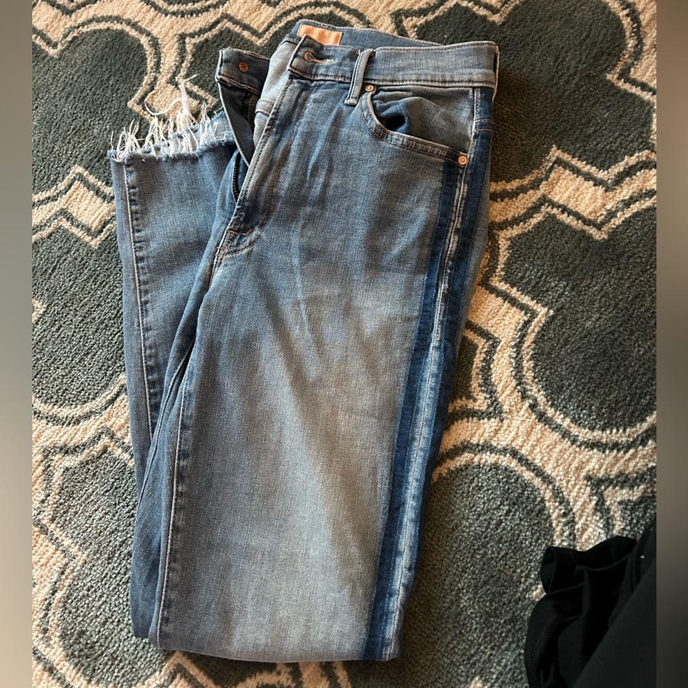 Mother Stunner Zip ankle step fray jeans